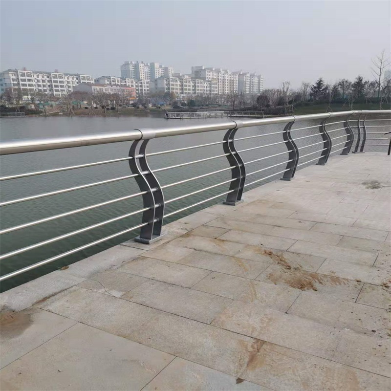 巴东河道护栏设计