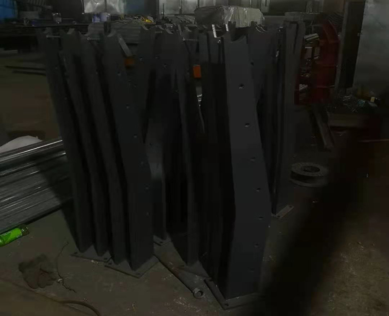 江城钢板立柱厂家
