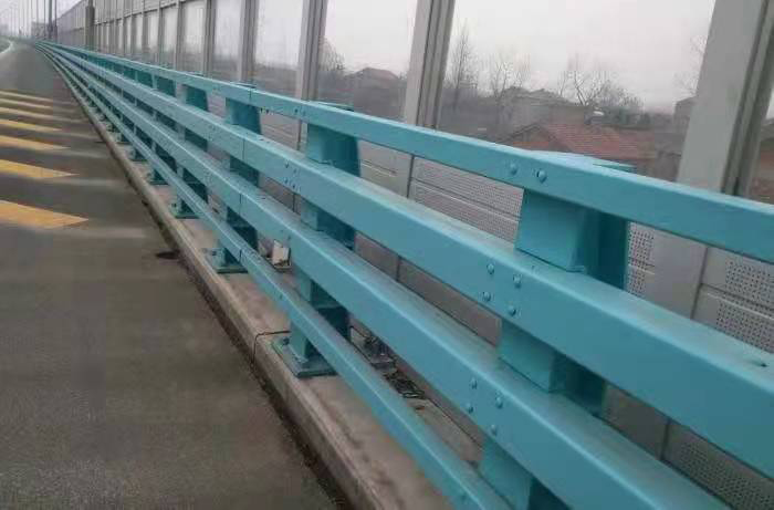 双桥高速防撞护栏